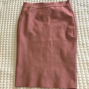 Women’s pink pencil skirt, stretchy form fitting